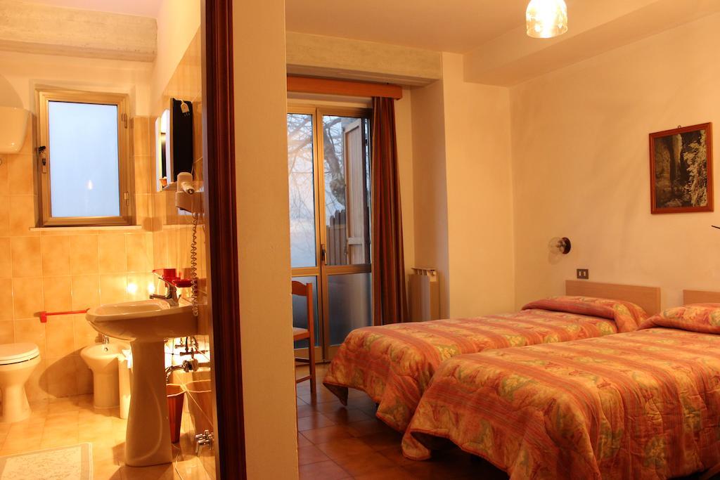 Albergo Ristorante Montecucco Da Tobia 시길로 객실 사진